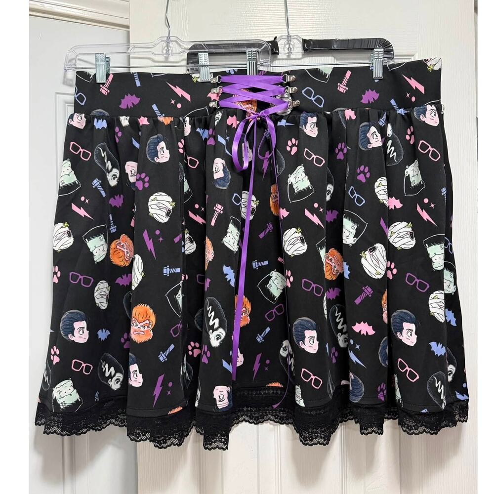 Hot Topic Plus Size 5 Universal Monsters Punk Goth Mini Skater Skirt 5X Dracula